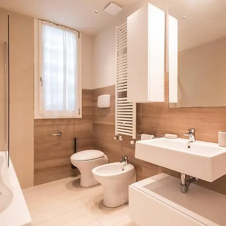 Amazhome - New Modern Seaside House Near The Sea