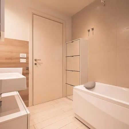 Amazhome - New Modern Seaside House Near The Sea Apartman