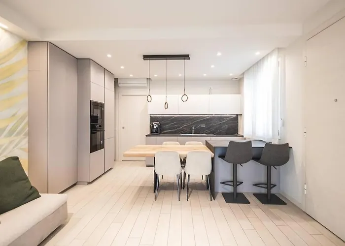 Amazhome - New Modern Seaside House Near The Sea شقة ريتشيوني