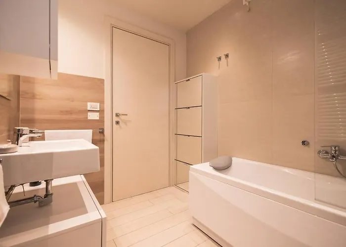 Amazhome - New Modern Seaside House Near The Sea شقة