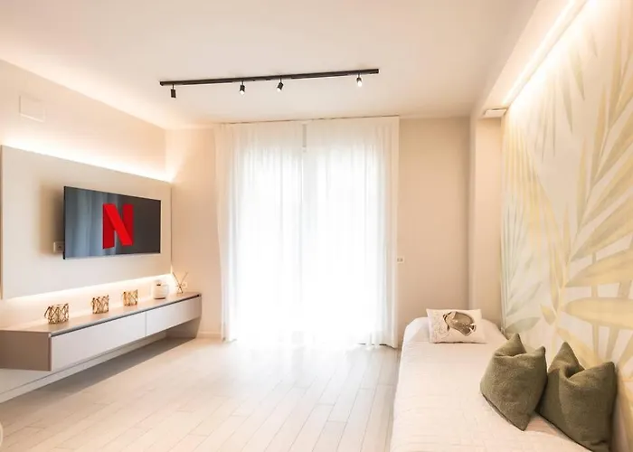 شقة Amazhome - New Modern Seaside House Near The Sea ريتشيوني