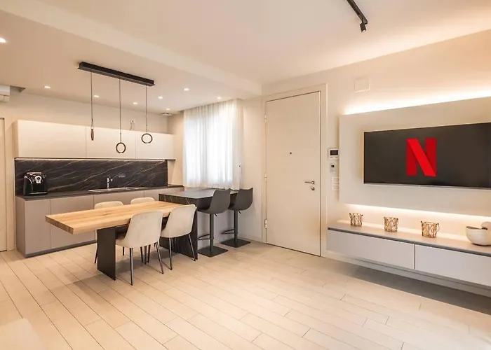 Amazhome - New Modern Seaside House Near The Sea شقة