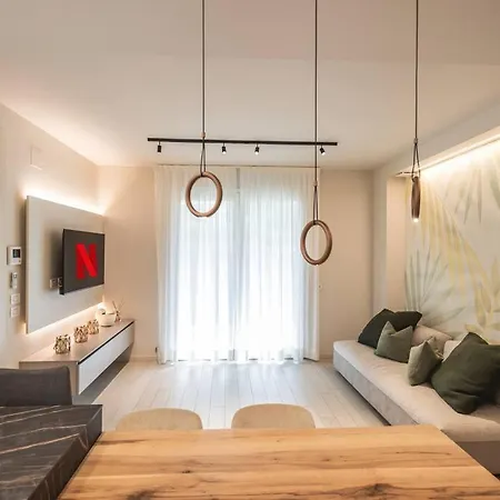 Amazhome - New Modern Seaside House Near The Sea