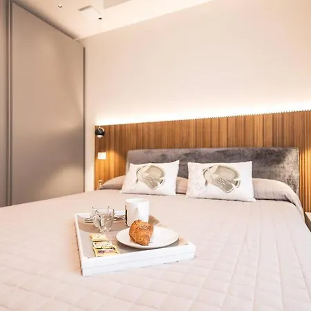 Amazhome - New Modern Seaside House Near The Sea