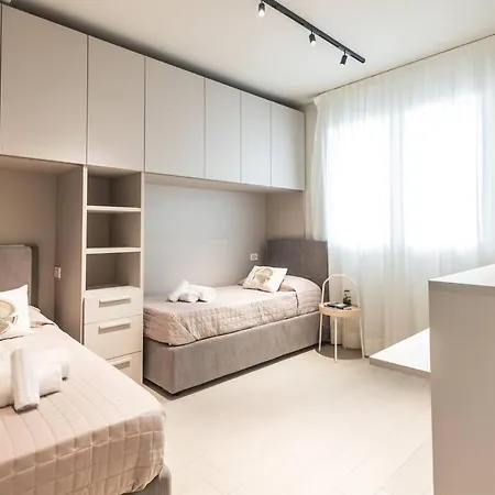 New Modern Seaside House With Garage Appartamento